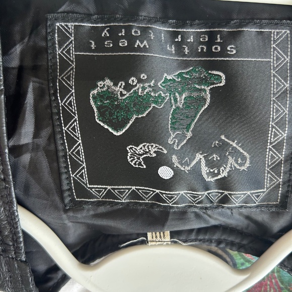 Southwest Territory Leather Vest - Picture 3 of 3